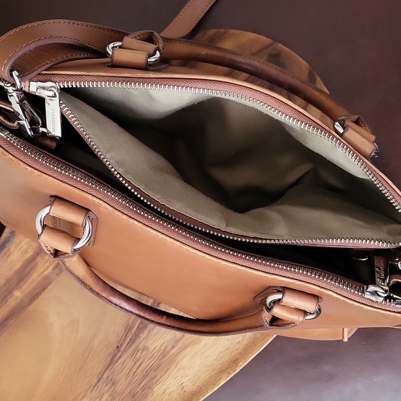 Danier Vintage Structured Leather Tote in Tan - Picture 11 of 16